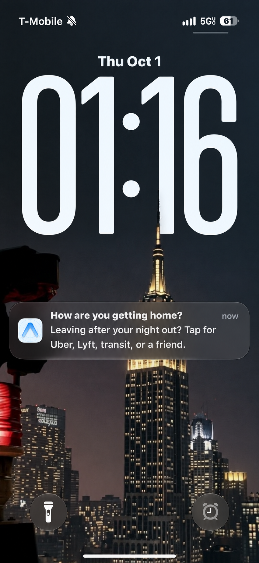Polarys departure notification on an iPhone lock screen